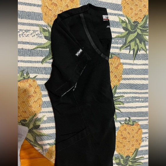 Greys anatomy scrub top - Picture 2 of 2